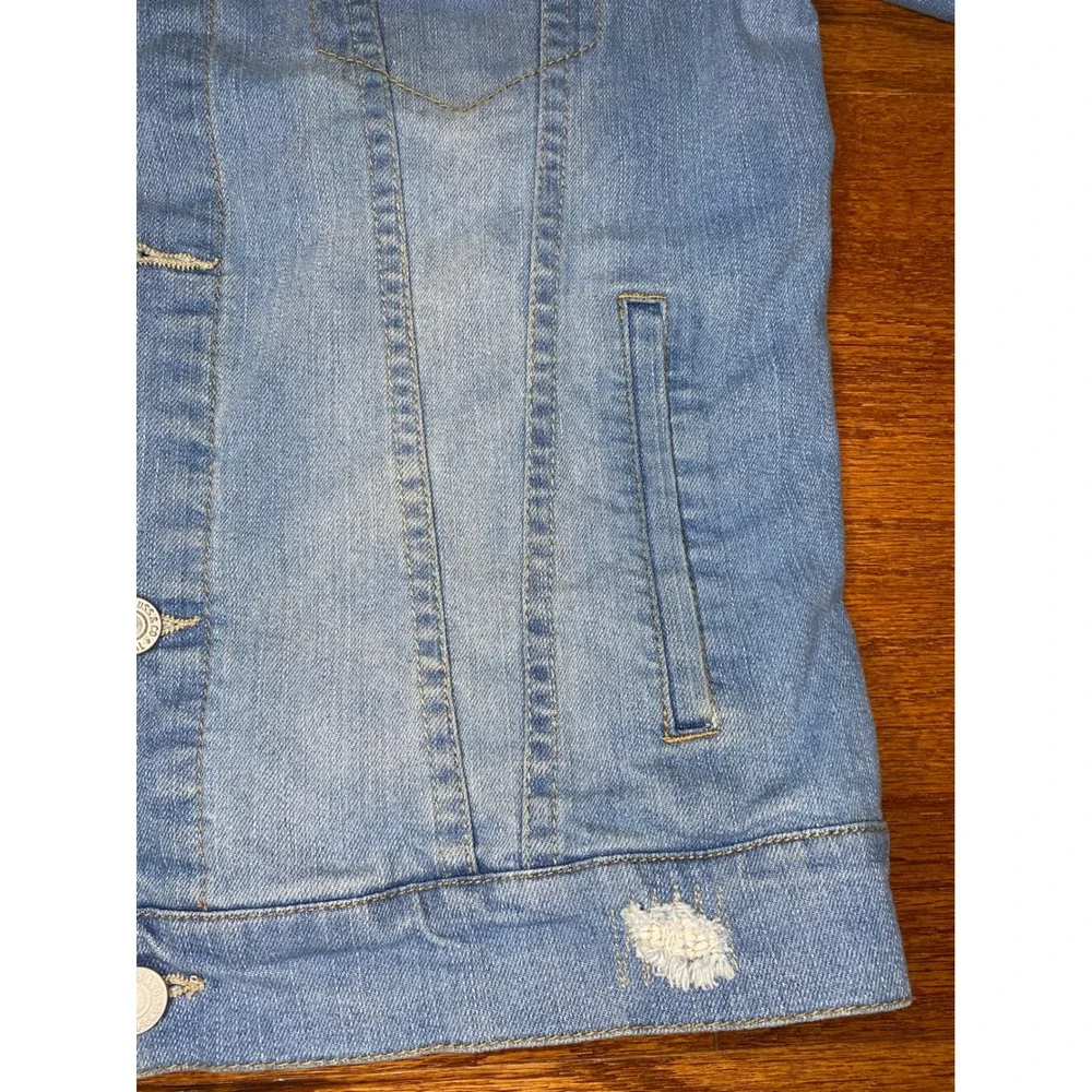 Levi's Light Wash‎ Distressed Denim Jacket Size Medium/10-12 Years